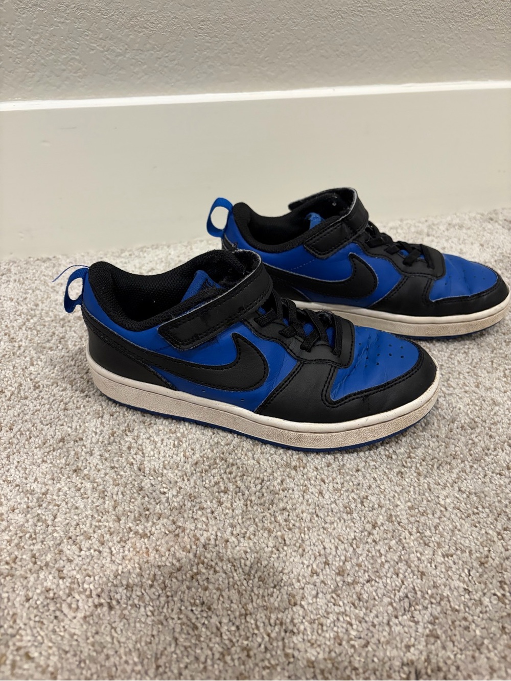 Nike Black and Blue Low-Top Sneakers with Velcro Strap